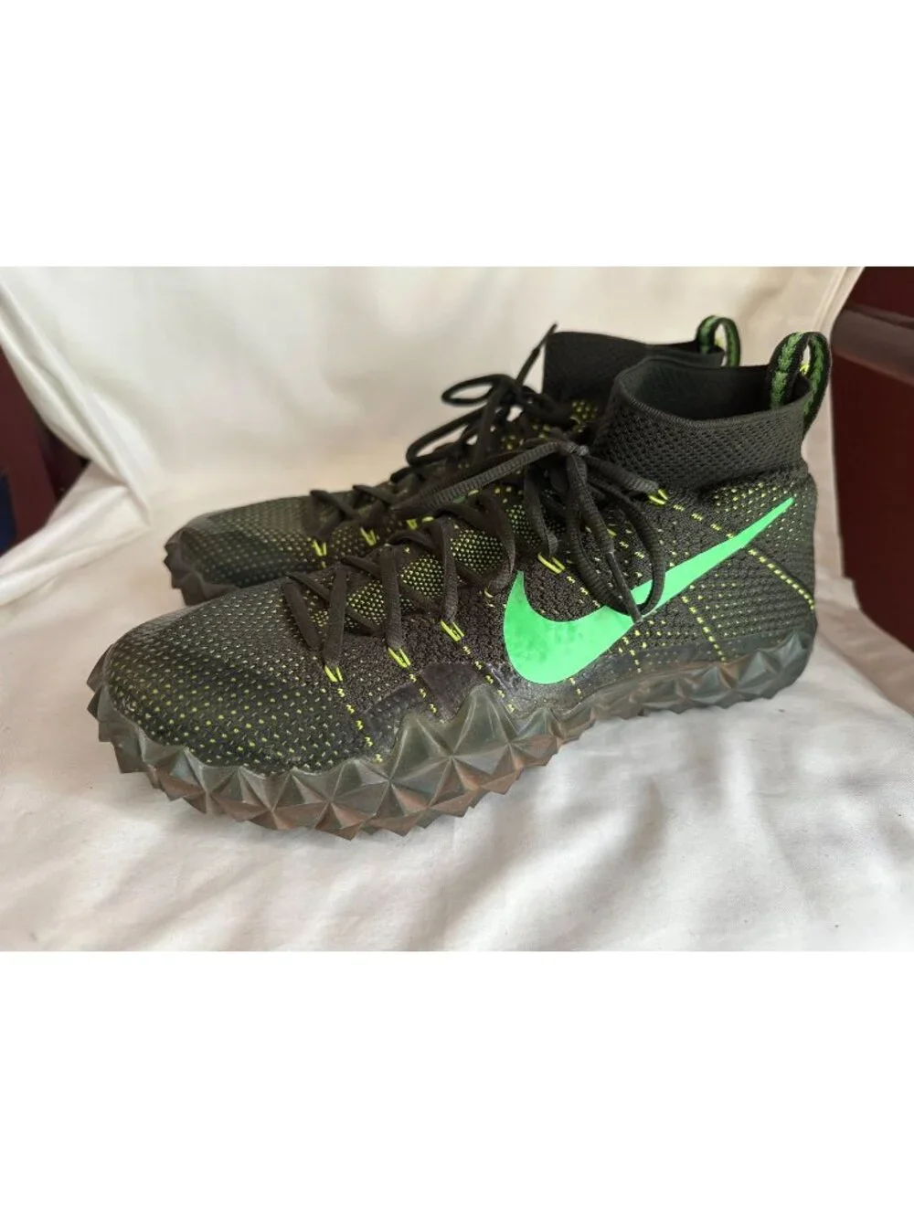 Nike Alpha Sensory Turf athletic shoes size 10.5